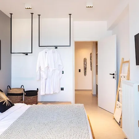 Sunset Apartment *